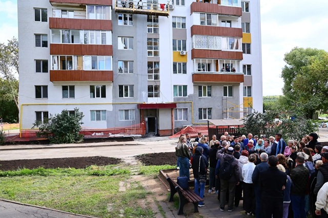 Түбән Камада дрон һөҗүменнән зыян күргән йортта яшәүчеләр фатирларына кайтты