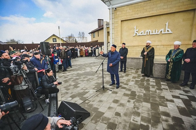 Казанның Тынычлык бистәсендә ТР Рәисе Рөстәм Миңнеханов катнашында яңа "Камил" мәчете ачылды