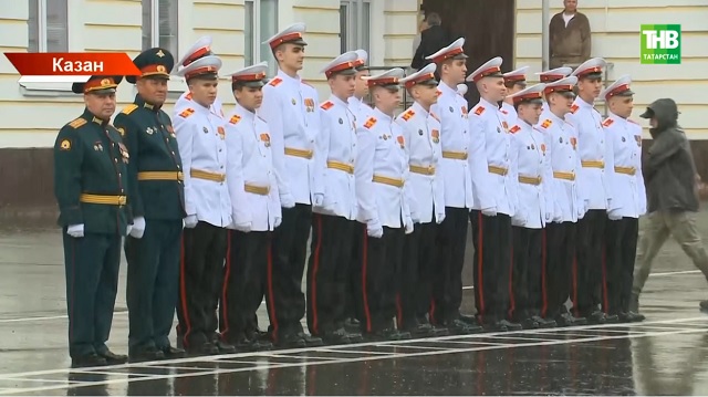 Казанның Суворов училищесында 77 тапкыр чыгарылыш тантанасы узды