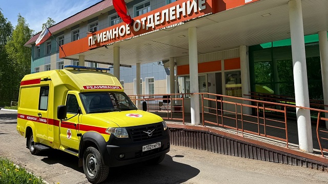 Больница Бавлов получила машину скорой помощи