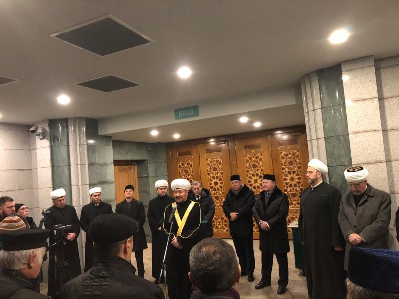 Муфтий Равиль Гайнутдин провел джаназа-намаз по генералу армии Махмуту Гарееву