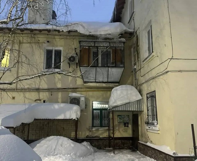 УК подвела: в Бугульме 56-летняя женщина пострадала от ледяного удара с крыши