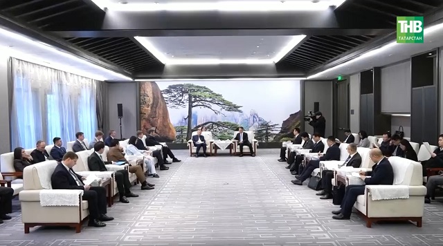 Рөстәм Миңнеханов эшлекле сәфәр белән Кытайда: яңа проектлар һәм килешүләр көтелә