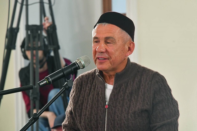 Минниханов поздравил мусульман Татарстана с праздником Курбан-байрам