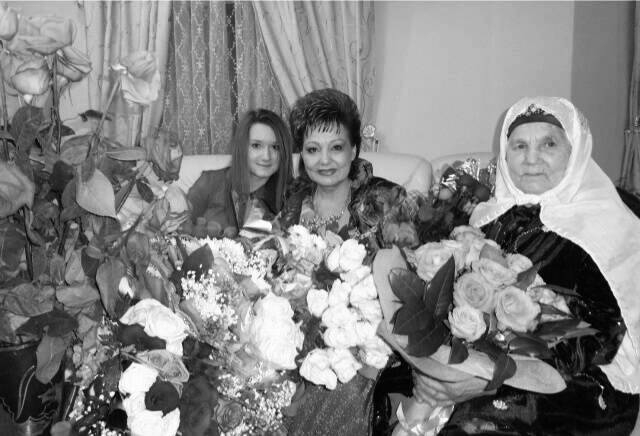 Мама Хании Фархи скончалась в возрасте 95 лет