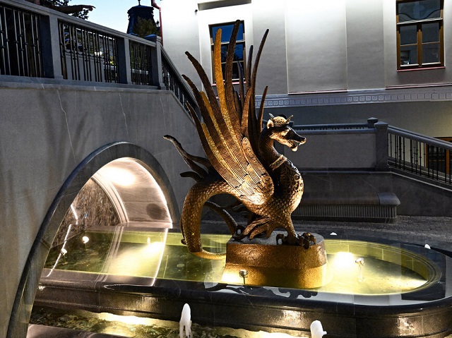 Новый казанский Зилант претендует стать лучшим уличным арт-объектом