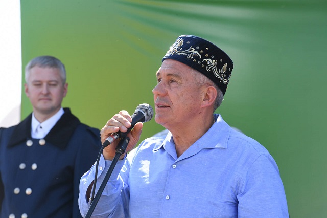 Минниханов посетил якутский праздник лета Ысыах - видео