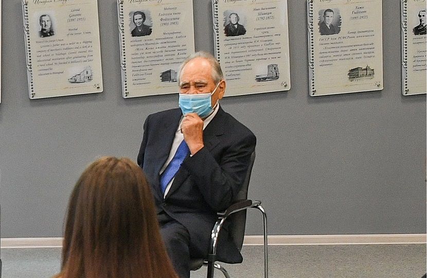 Шаймиев предложил поженить учащихся Иннополиса и обеспечить их квартирами