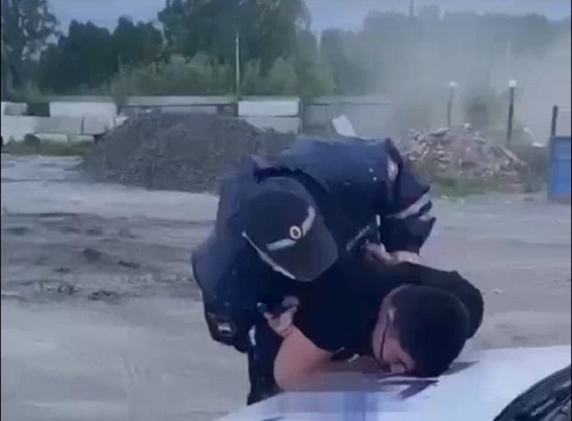 В Новосибирске прекратили уголовное дело об убийстве 19-летнего парня сотрудником ДПС