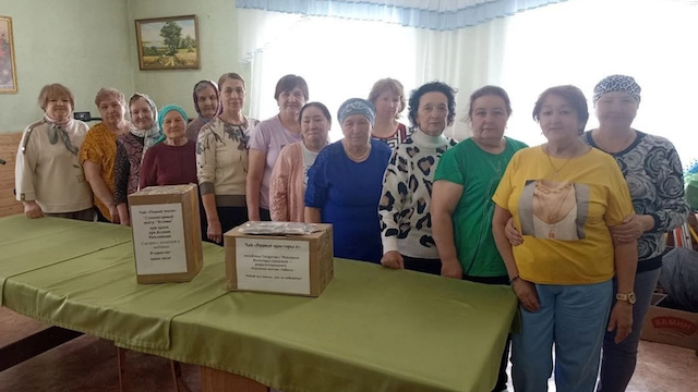 «Серебряные» волонтеры Татарстана готовят травяные сборы для бойцов СВО