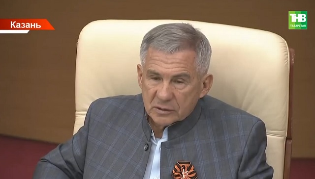 Минниханов поручил усилить контроль за детьми на самокатах