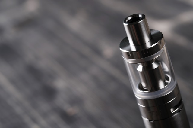 Нарколог назвал признаки, по которым можно понять, что ребенок курит электронные сигареты