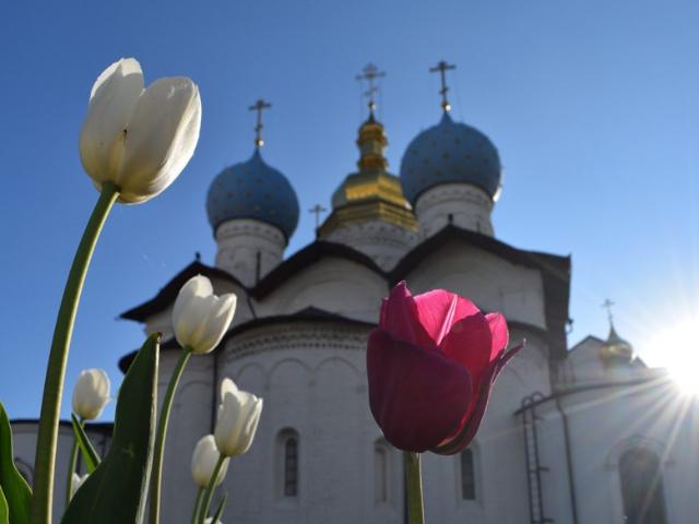 Рустам Минниханов поздравил православных татарстанцев со Светлой Пасхой