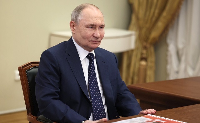 Кремль: Россия ответит в случае нарушения Украиной майского перемирия
