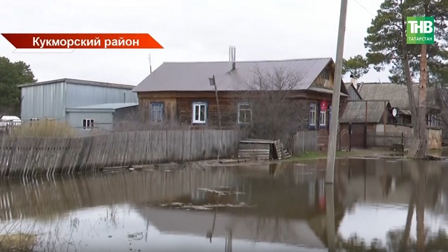 Вятка выходит из берегов: в татарстанском селе Лубяны под водой уже более 10 участков
