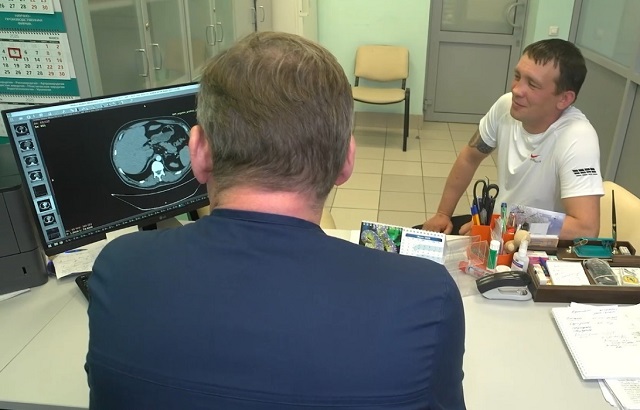 Уникальную операцию по извлечению осколка из сердца провели врачи РКБ ветерану СВО