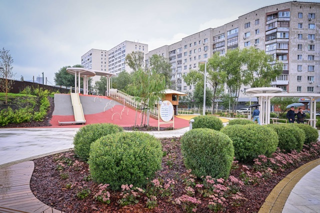 Минниханов посетил обновленный бульвар на Серова в Казани