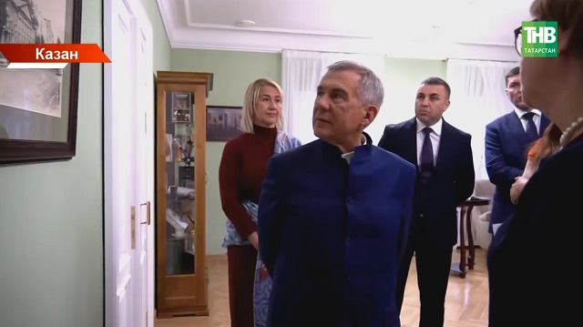 Татарстан Рәисе башкаладагы берничә музейны карады