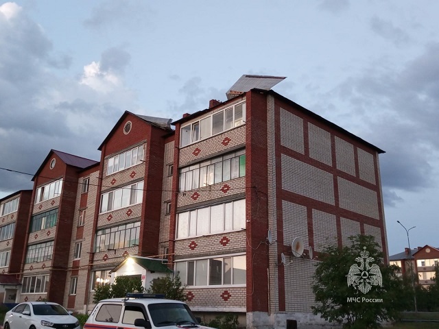 Мощный ветер сорвал кровлю нескольких жилых домов в Татарстане