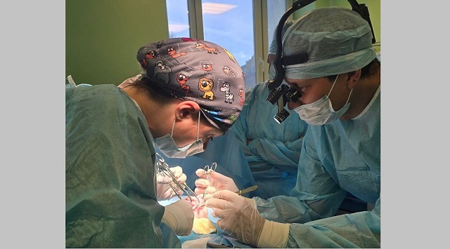Врачи ДРКБ рассказали об уникальной операции новорожденному с крайне редкой патологией