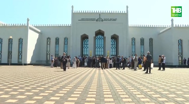 Болгарда чит ил галимнәре җыелды