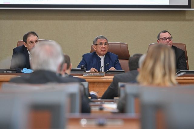 Минниханов обсудил график строительства трассы М-7 в обход Челнов и Нижнекамска