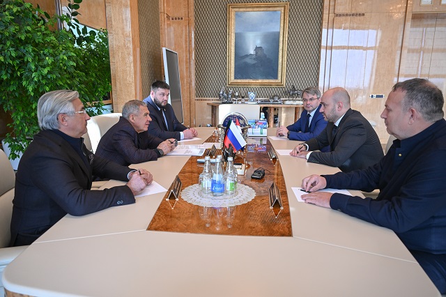 Минниханов обсудил с губернатором Самарской области взаимодействие на межрегиональном уровне