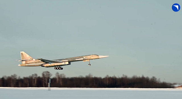 Модернизированный ракетоносец Ту-160М совершил первый полет - видео