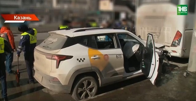 Резонансное ДТП на Вишневского в Казани: что произошло с водителем такси и что с пострадавшими