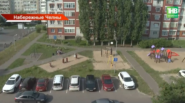 «Все сделано по проекту»: в Набережных Челнах спорят о причинах травмы ребенка на благоустроенной площадке