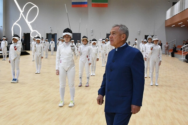 Минниханов принял участие в открытии Центра фехтования в Казани