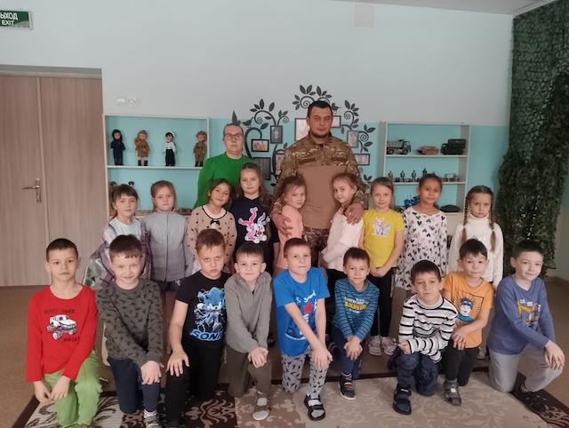 В детском саду Татарстана прошла встреча с участником СВО