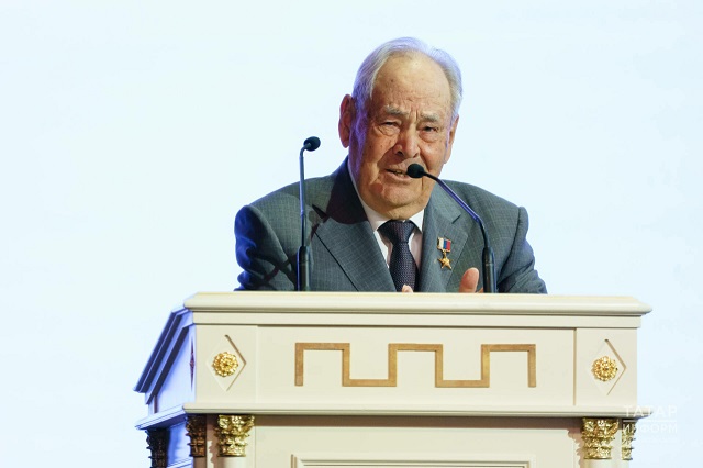 Минтимер Шәймиев: "Тотынсак, булдырабыз икән! Әле эшлисе эшләр күп"