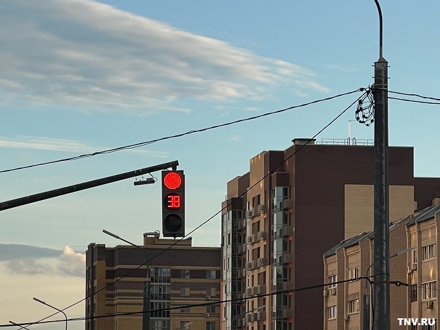 Жителей Казани предупредили о неработающем светофоре на перекрестке Декабристов и Тверской