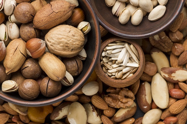 Жителям Татарстана рассказали о пользе и вреде орехов