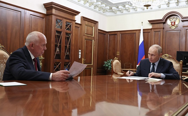 «Ансат» и ТУ-214: Путину доложили о двух татарстанских авиапроектах