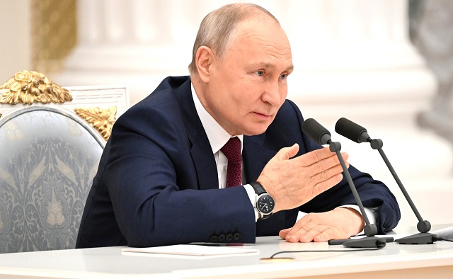 Владимир Путин поздравил работников рыбохозяйственного комплекса РФ с праздником