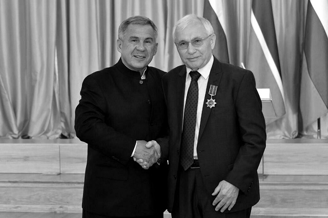 Рустам Минниханов выразил соболезнования семье Разиля Валеева