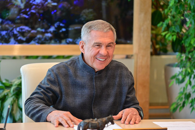 Рустам Минниханов поздравил жителей Татарстана с 1 Мая