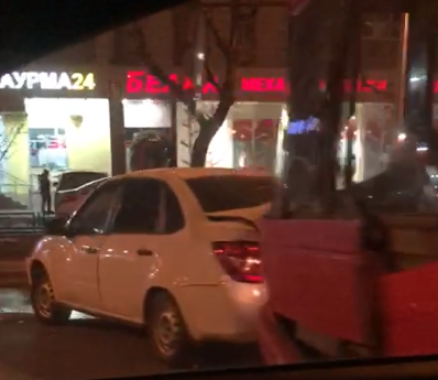 В центре Казани конфликт между автолюбителями завершился наездом на человека