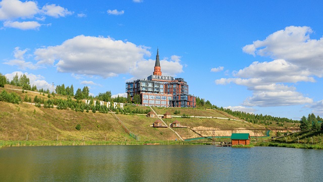 В загородном комплексе Татарстана открыли новый пляж