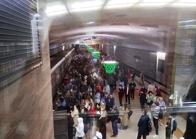 «Метроэлектротранс» прокомментировал утреннюю давку на станции метро «Дубравная»