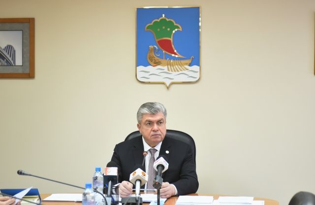 Магдеев поручил расширить список предприятий Челнов для проведения вакцинации