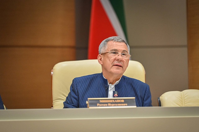 Минниханова переизбрали главой совета директоров «Татнефтехиминвест-холдинга»