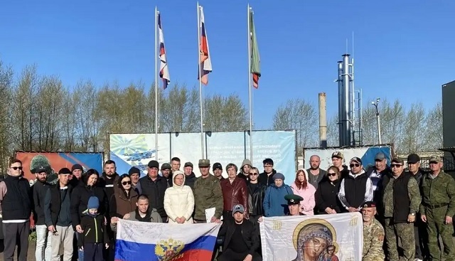 Нижнекамск проводил на службу семерых контрактников