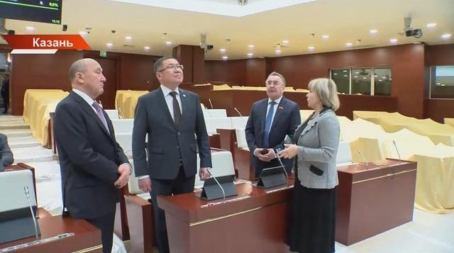 Прибывший на конференцию по снежному барсу Ялбаков отметил теплые отношения между Татарстаном и Алтаем