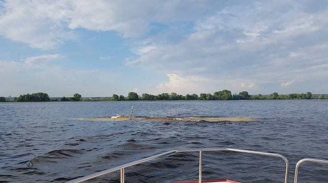 В Татарстане подняли для проведения экспертизы затонувший на Волге теплоход 