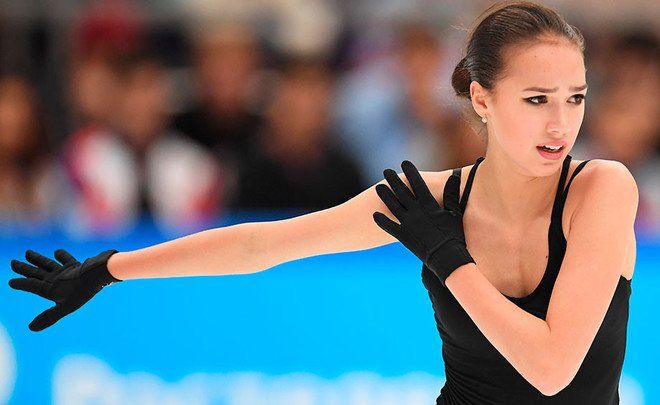 «Божественная красота»: Загитова показала фото с голыми ногами