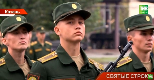 Святые строки: 200 курсантов приняли присягу в Казанском танковом училище