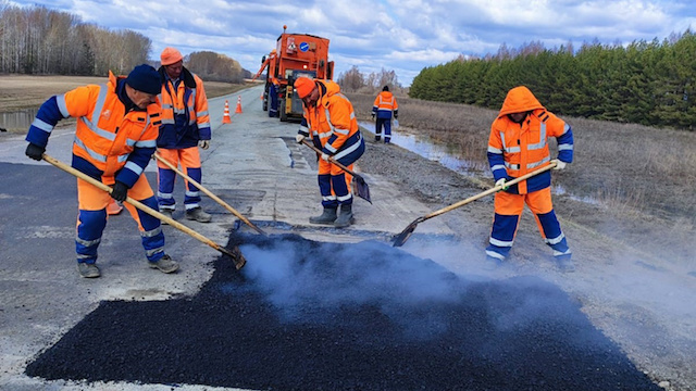 Более 196 000 квадратных метров дорог обновили в Татарстане